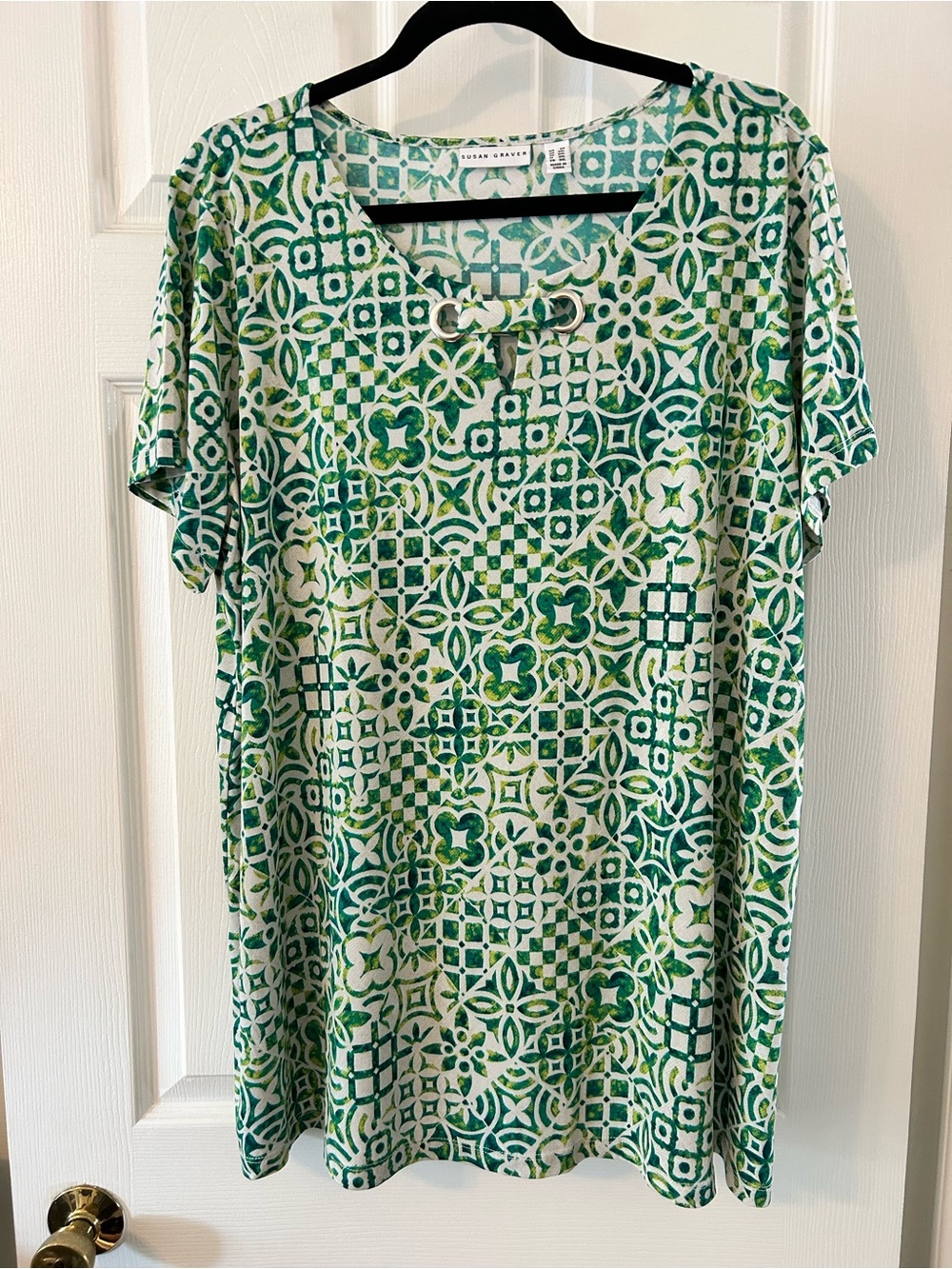 Susan Graver Green & White Geometric Short-Sleeve Top with Grommet Detail